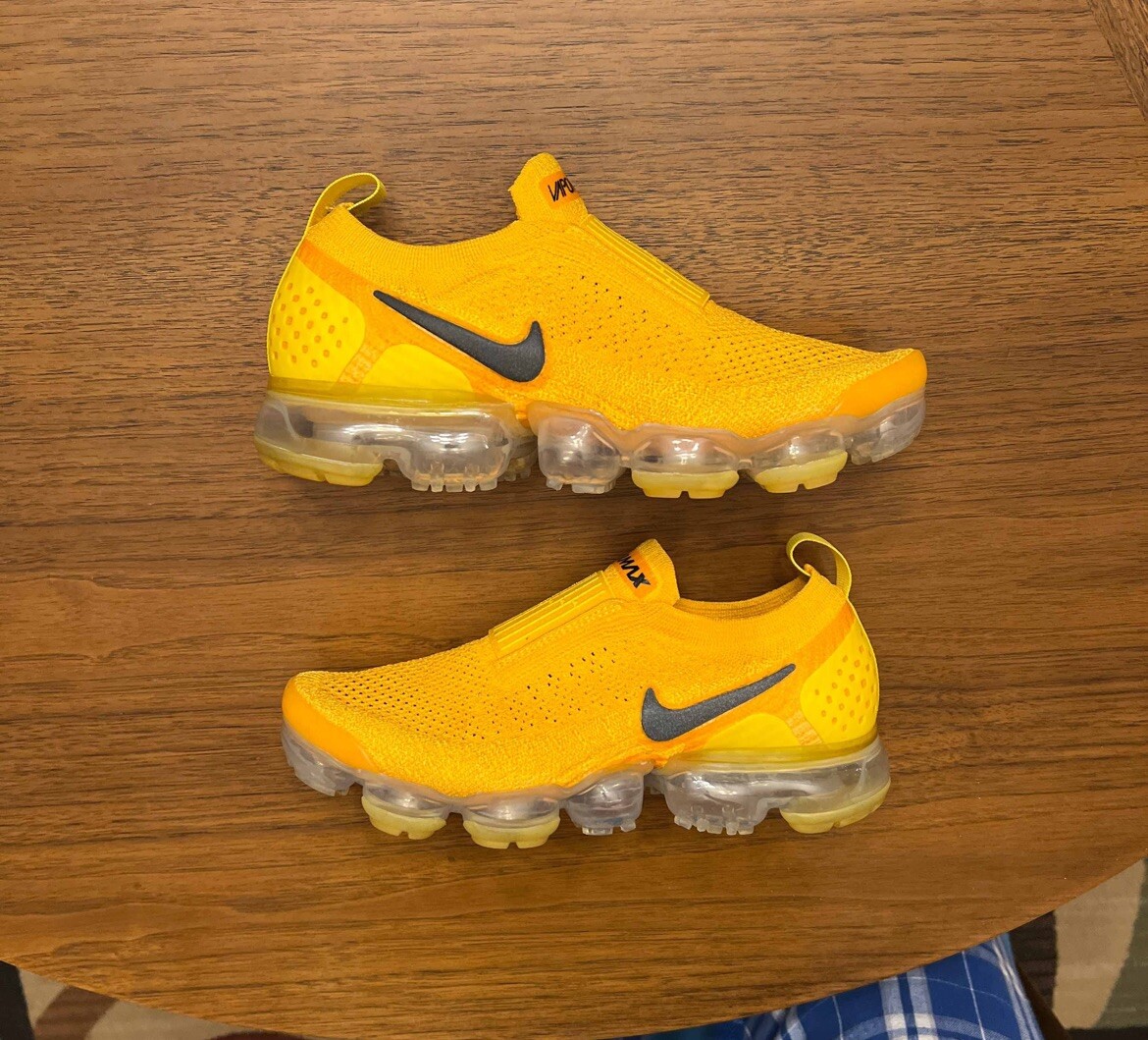 Nike Air Vapormax Flyknit Moc 2 University Gold Black AJ6599-700