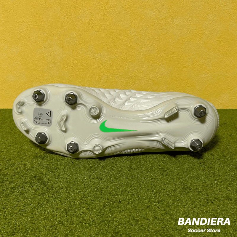 NIKE ナイキ サッカースパイク ティエンポ レジェンド 8 エリート SG
