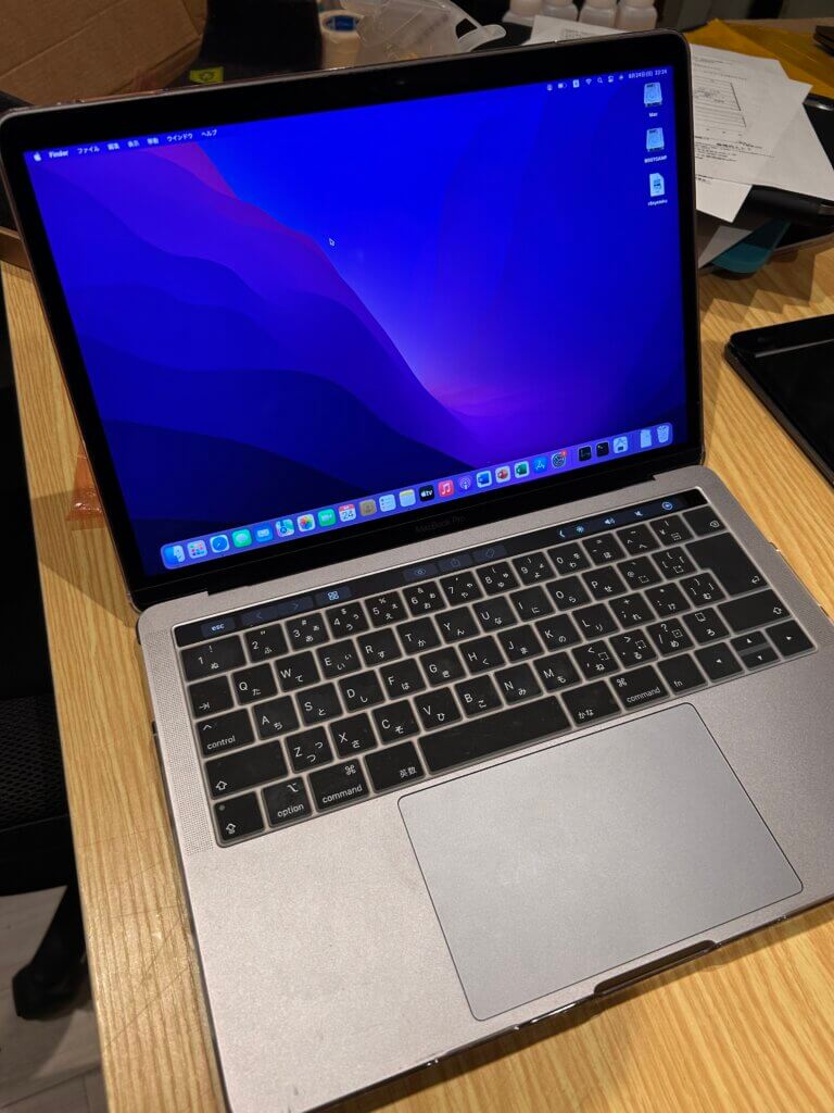 MacBook Pro 13インチ（A1706）のバックライトケーブル修理 - パソコン