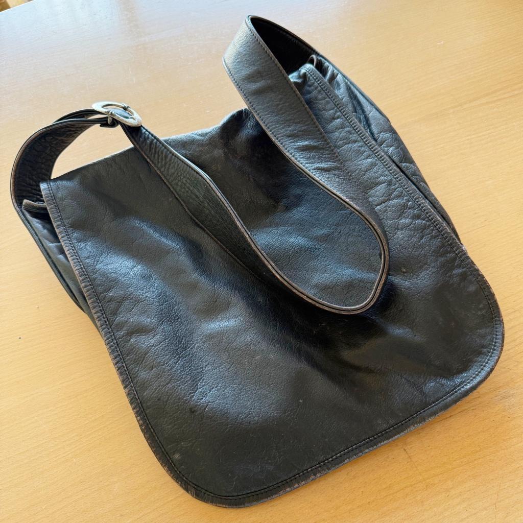 Chrome Hearts ショルダー メールバッグ 【レア】【90s】 1990s Chrome Hearts Floral Stud Shoulder Bag An original Chrome