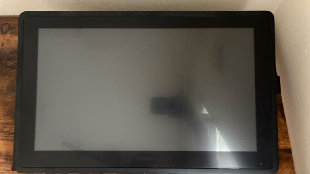 【David】WACOM cintiq22 FHD箱&フィルム付き Dodd Camera - WACOM Cintiq 22HD Graphics Tablet 11.5